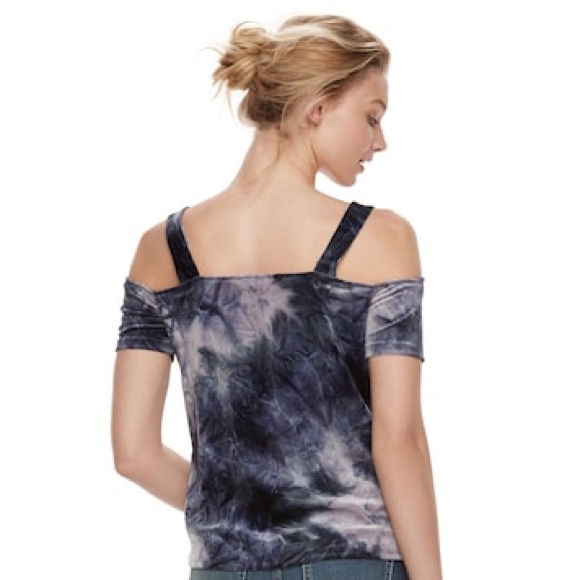 Rock & Republic Tops - NWT Rock & Republic Velvet Cold Shoulder Top M